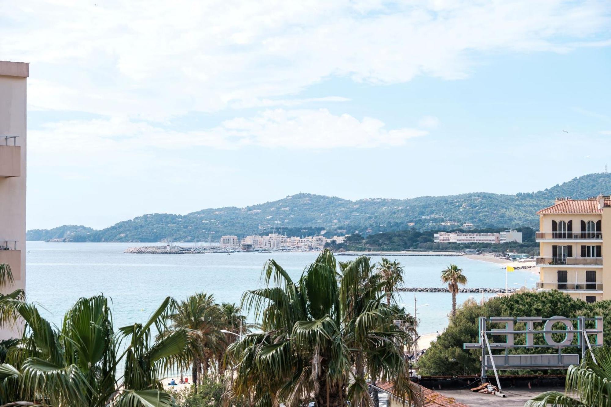 Anglade Hotel Le Lavandou Extérieur photo